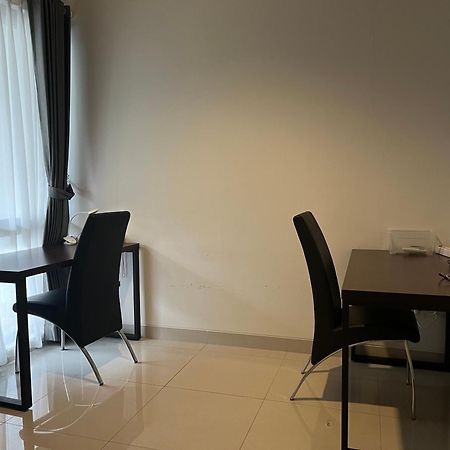 2 Floor Cozy House In Wisteria Jakarta Garden City ภายนอก รูปภาพ