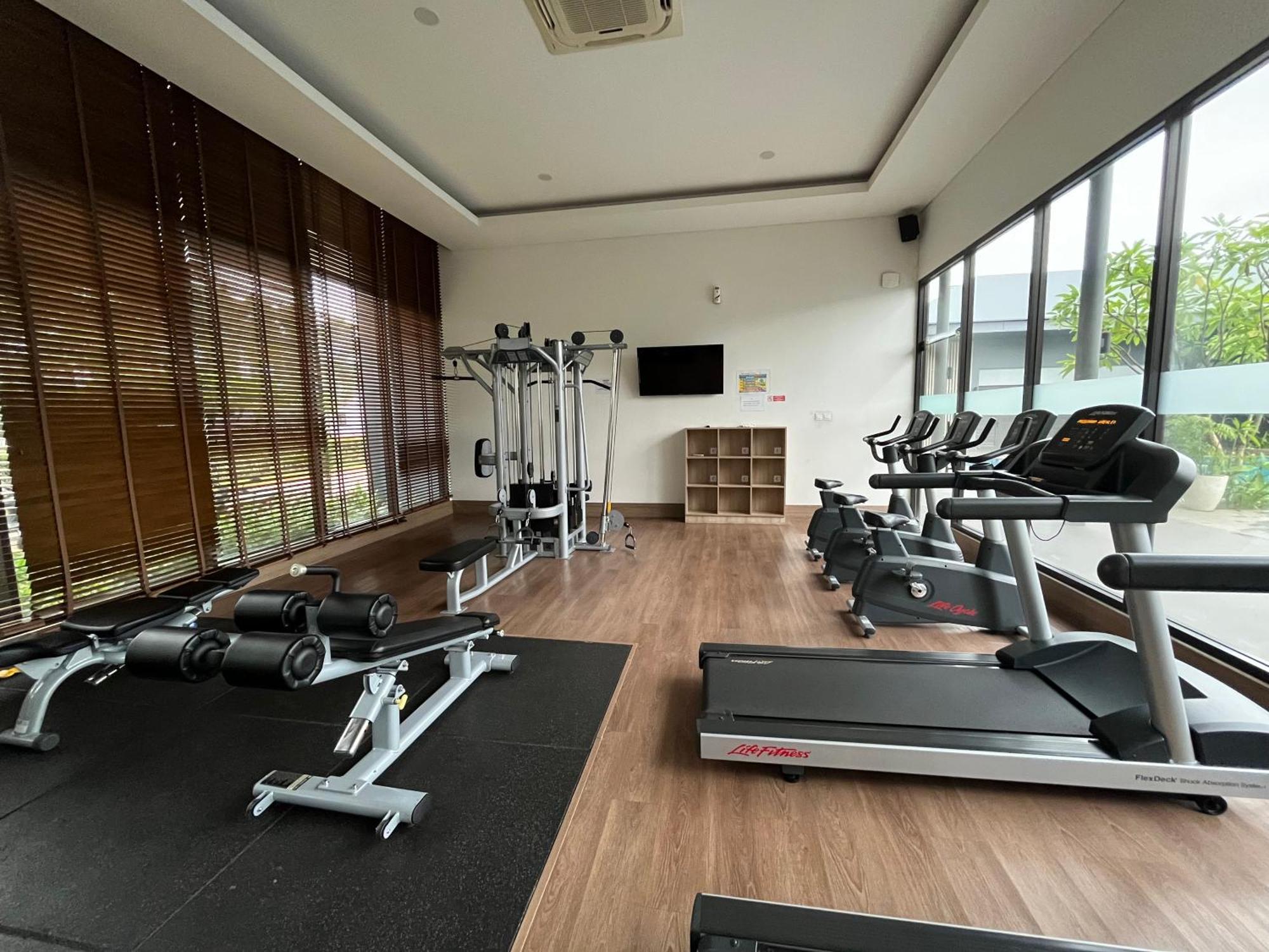 2 Floor Cozy House In Wisteria Jakarta Garden City ภายนอก รูปภาพ