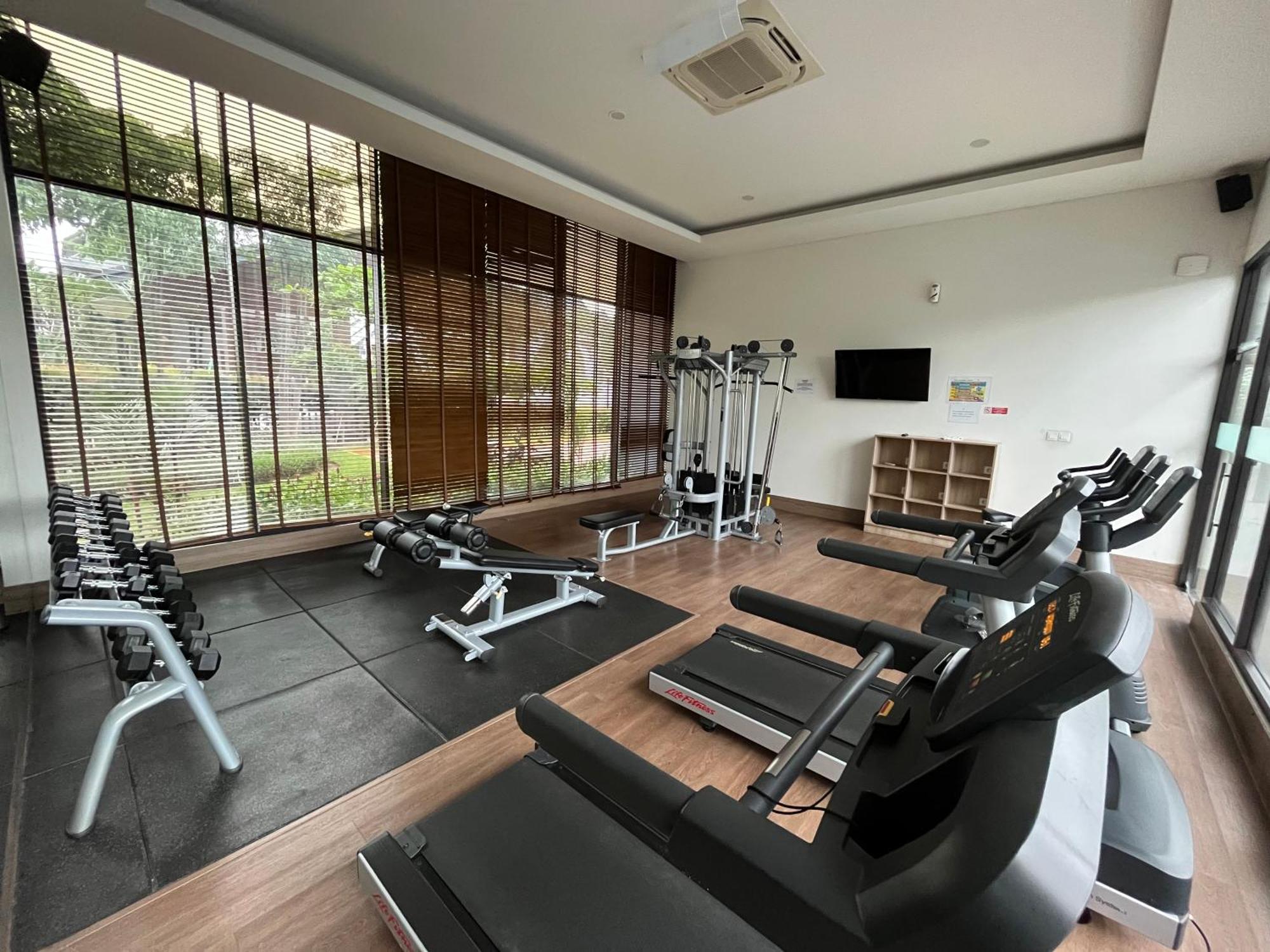 2 Floor Cozy House In Wisteria Jakarta Garden City ภายนอก รูปภาพ