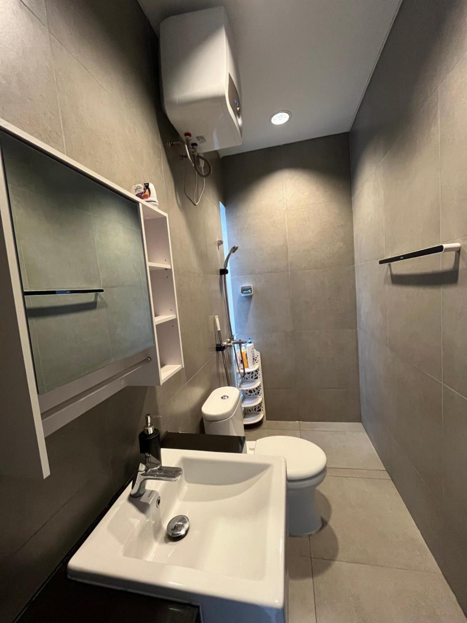 2 Floor Cozy House In Wisteria Jakarta Garden City ภายนอก รูปภาพ