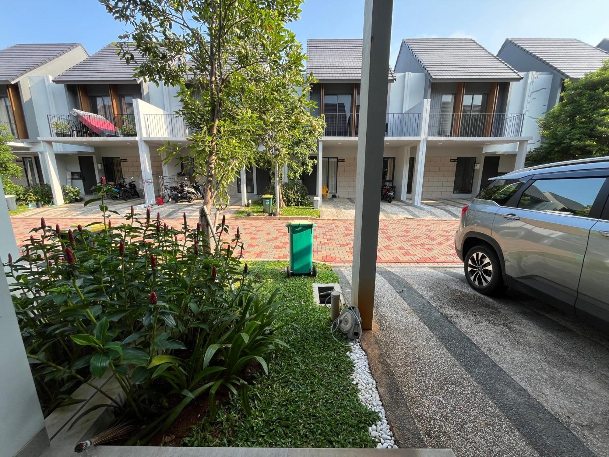 2 Floor Cozy House In Wisteria Jakarta Garden City ภายนอก รูปภาพ